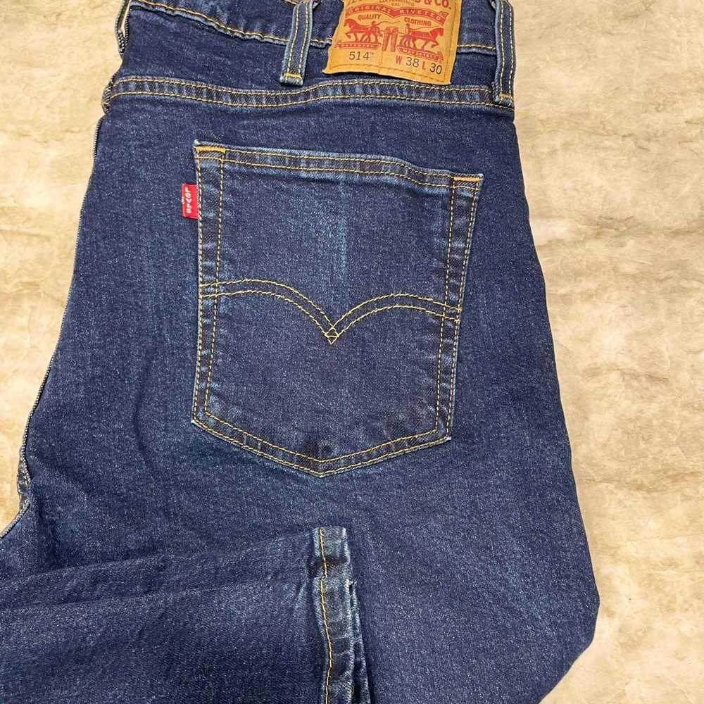 LIKE NEW Men’s Levi’s 514 Dark Wash Jeans 38x30